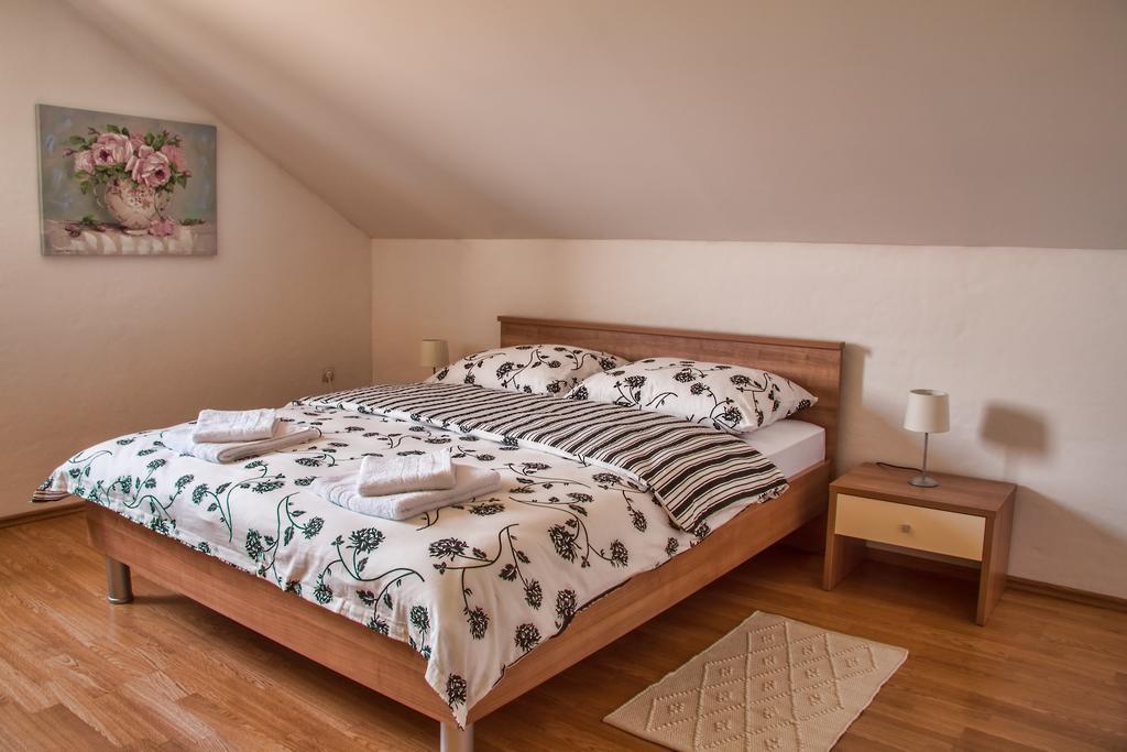 Apartment Silvia Слуни Стая снимка