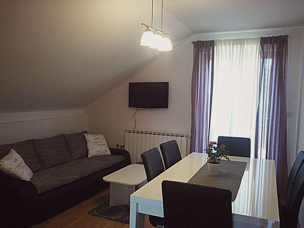Apartment Silvia Слуни Стая снимка