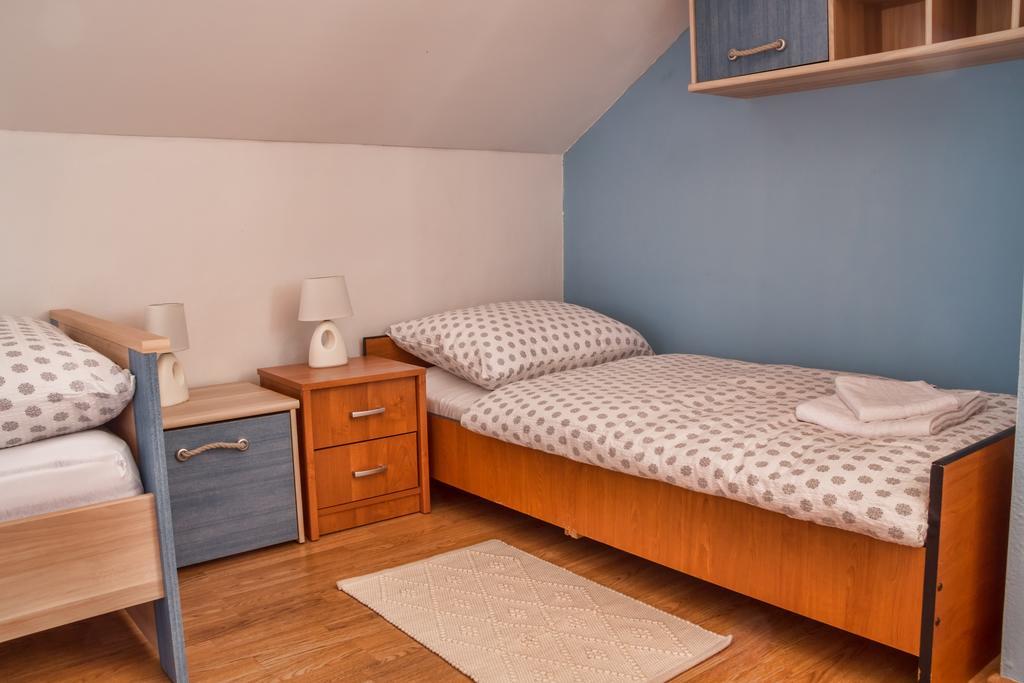 Apartment Silvia Слуни Стая снимка