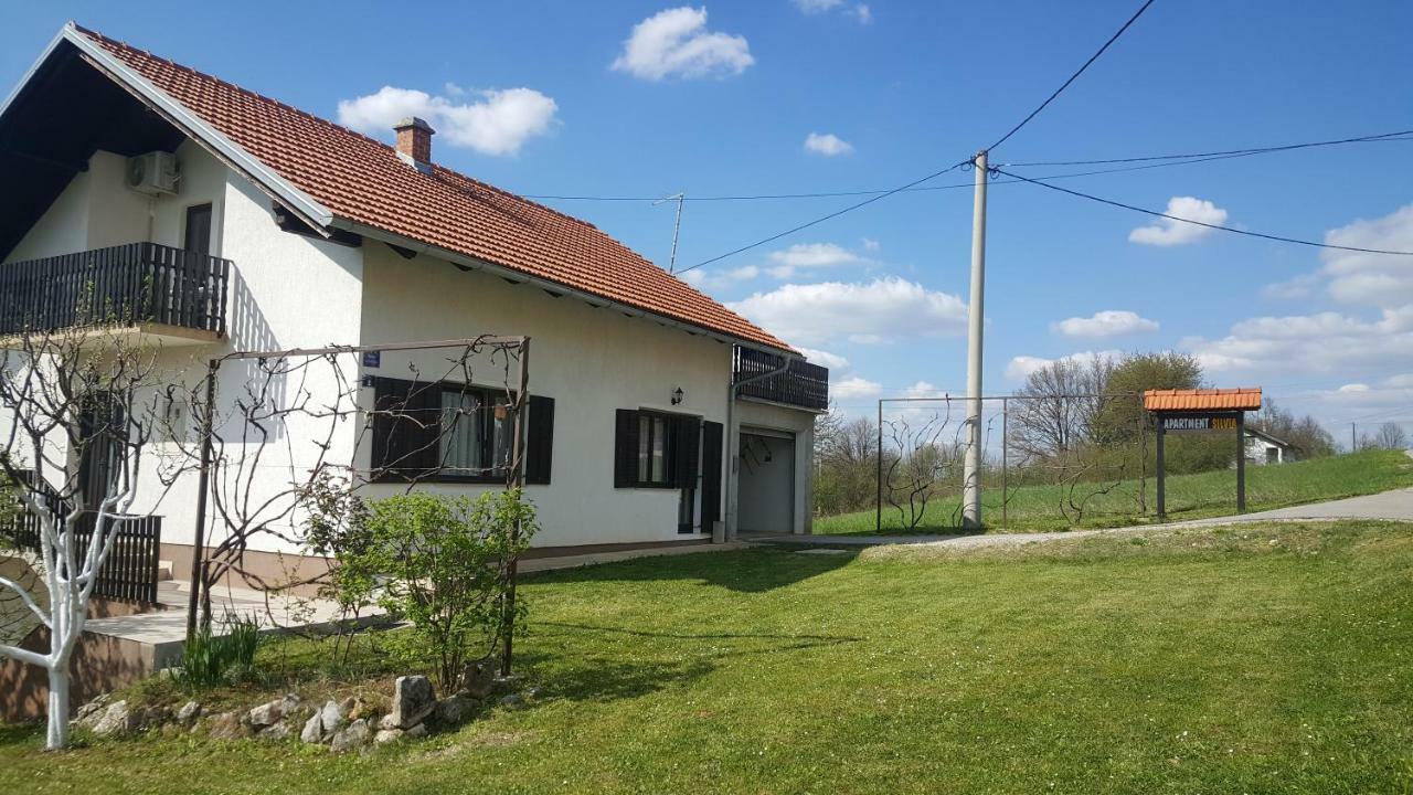 Apartment Silvia Слуни Екстериор снимка