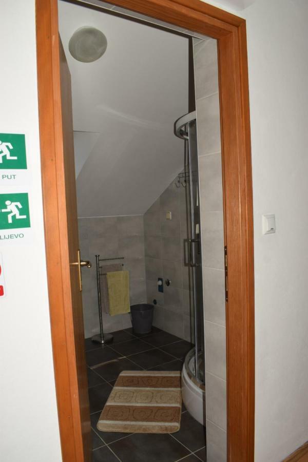 Apartment Silvia Слуни Екстериор снимка