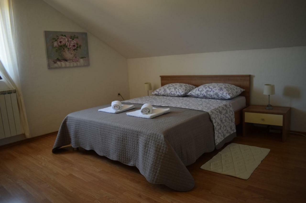 Apartment Silvia Слуни Екстериор снимка