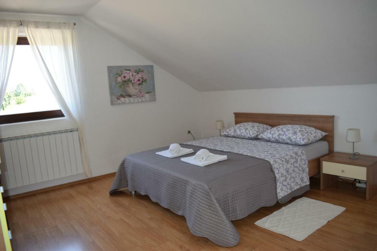 Apartment Silvia Слуни Екстериор снимка