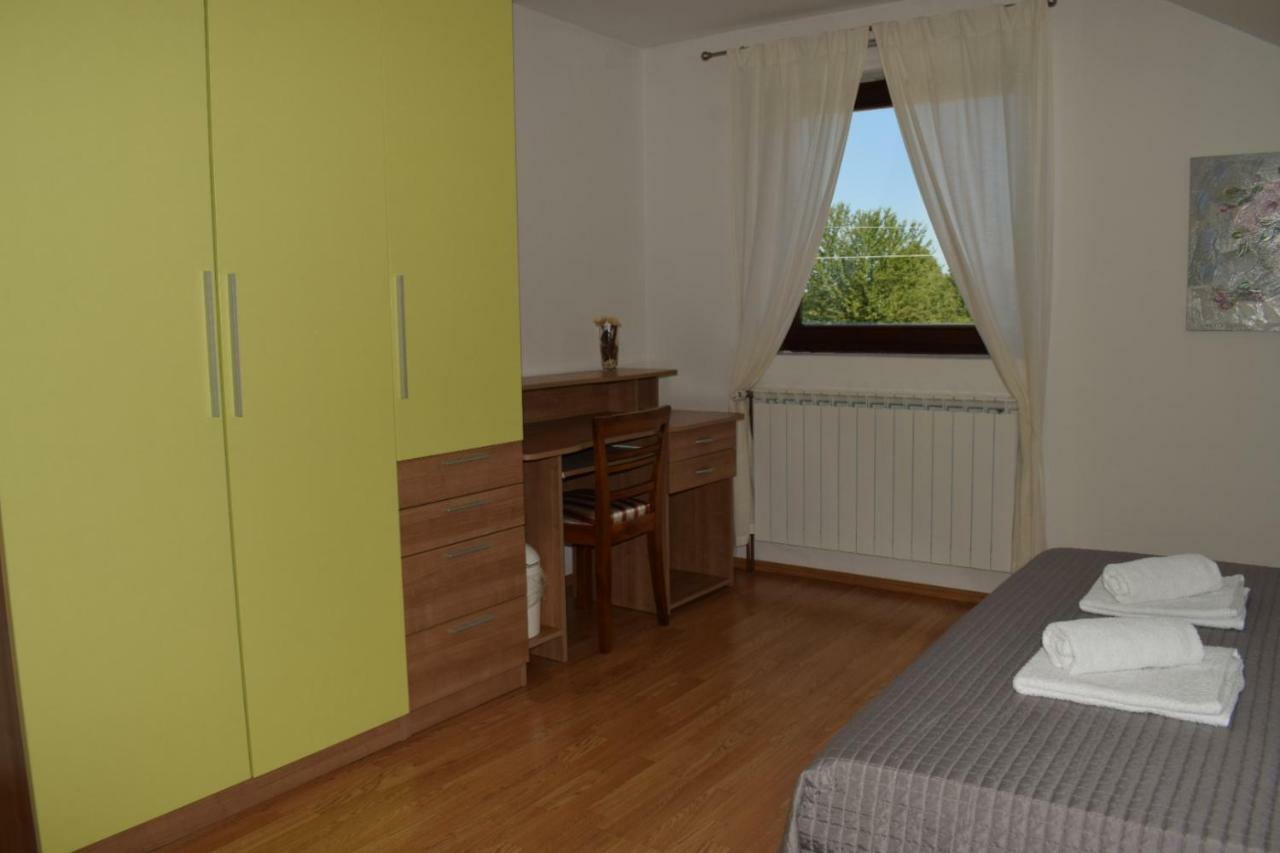 Apartment Silvia Слуни Екстериор снимка