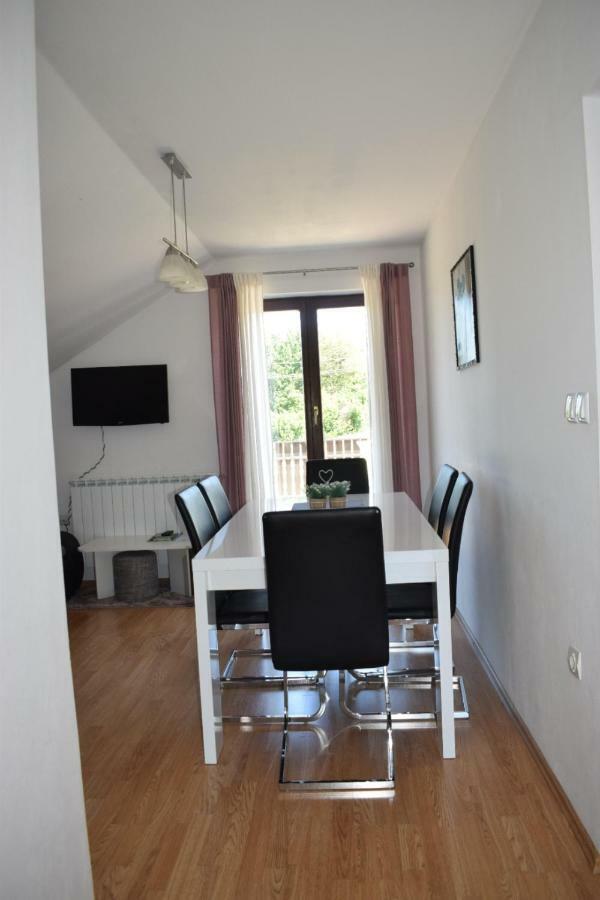 Apartment Silvia Слуни Екстериор снимка
